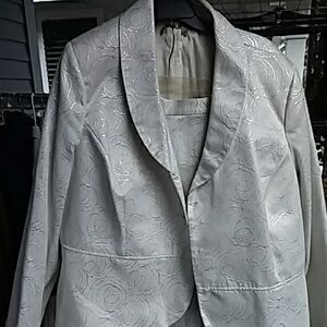 Kasper Silver-Gray Floral Jacquard Blazer